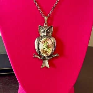 Vintage 1970s owl pendant